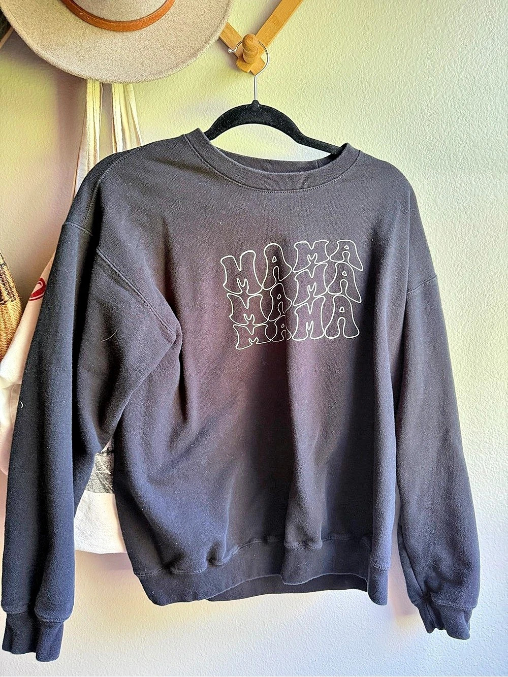 Mama Gildan Graphic Crewneck Sweatshirt Size Medium